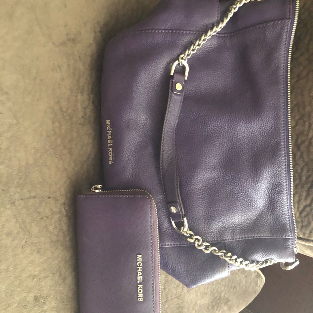 Michael Kors pocket book with matching wallet